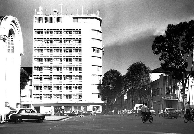 Caravelle1960s-with-Australian-Embassy