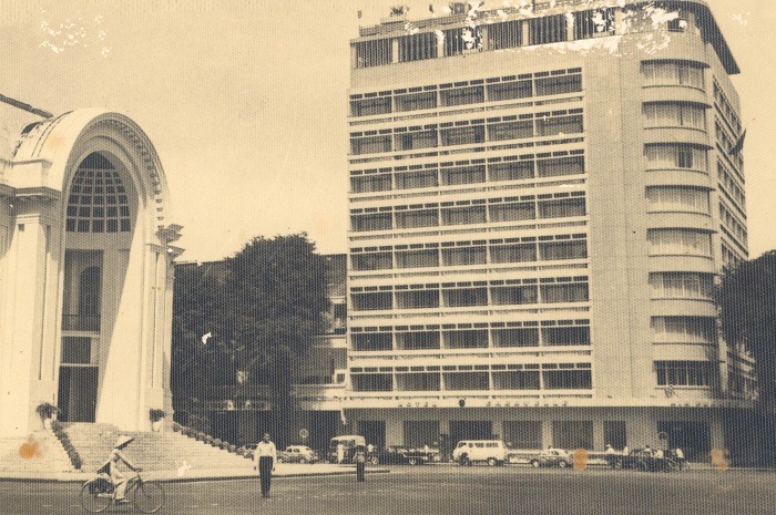 CaravelleSaigon1960s_700x465