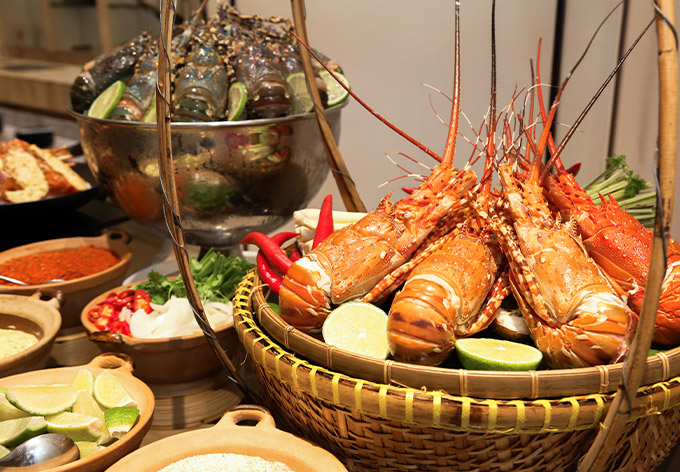 Lobster-feasts-buffet-seafoo-dinner-hotel