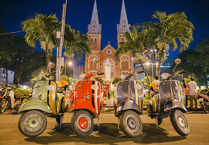 Caravelle offers a cross-section of Saigon’s colourful history and its legendary motorcycle traffic: a two-hour Vespa City Tour around the main district and French-influenced quarters of Ho Chi Minh City.